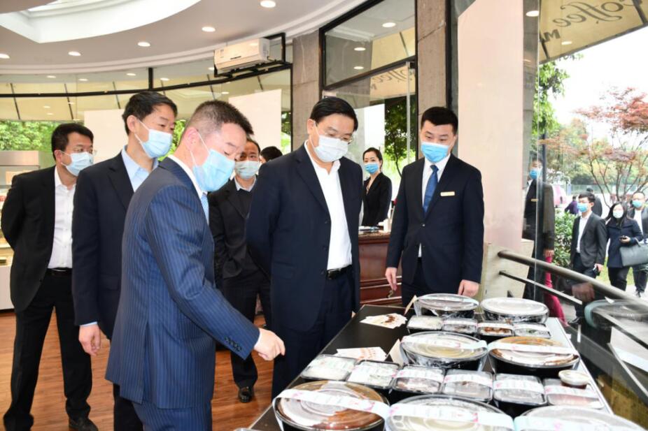 王凤朝副省长赴省尊龙凯时集团调研 疫情防控、生产经营和改革发展工作